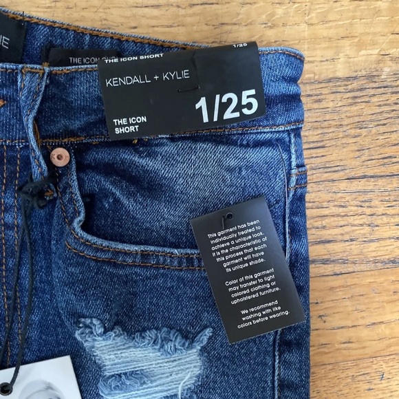 Kendall And Kylie Icon Shorts Denim Jeans Cutoffs Distressed NEW Size 25 - Picture 3 of 8